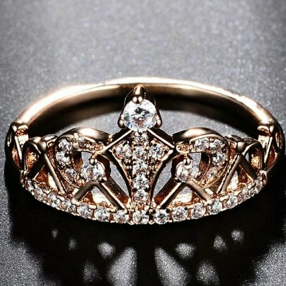 Crown ring - Picture 1 of 8